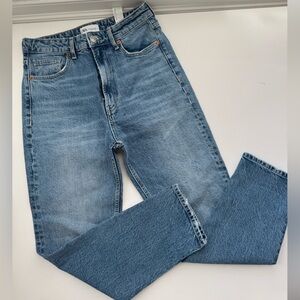 New condition women’s Zara Light Blue straight leg jeans size 6 $70